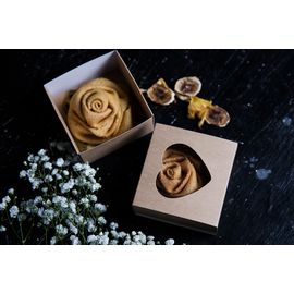 Подарочная роза из ананасовой пастилы с лепестками из сушенного киви, фото 1