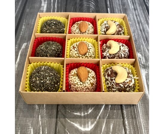 Натуральные и полезные конфеты из сухофруктов и орехов без сахара 180 г Victoria Premium Product, фото 1