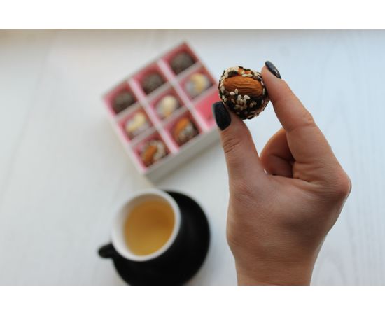 Натуральные и полезные конфеты из сухофруктов и орехов без сахара 180 г Victoria Premium Product, фото 10